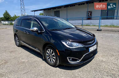 Минивэн Chrysler Pacifica 2020 в Ужгороде