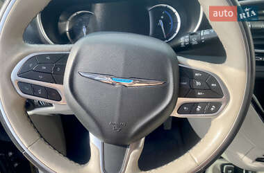 Минивэн Chrysler Pacifica 2020 в Ужгороде