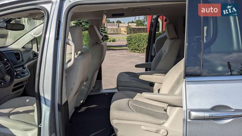 Мінівен Chrysler Pacifica 2018 в Києві
