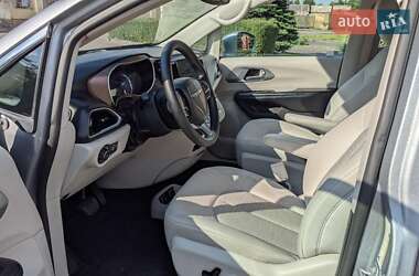 Минивэн Chrysler Pacifica 2018 в 