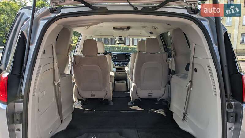 Мінівен Chrysler Pacifica 2018 в Києві