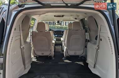 Минивэн Chrysler Pacifica 2018 в 