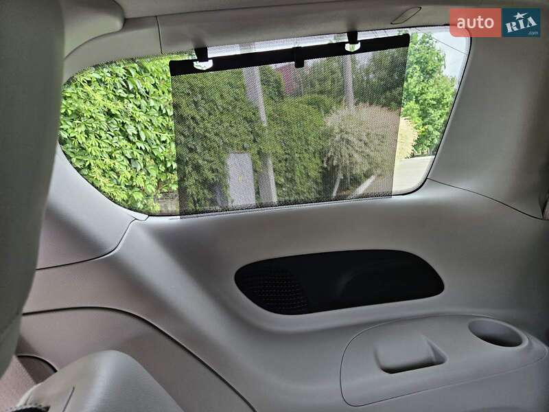Минивэн Chrysler Pacifica 2021 в Киеве