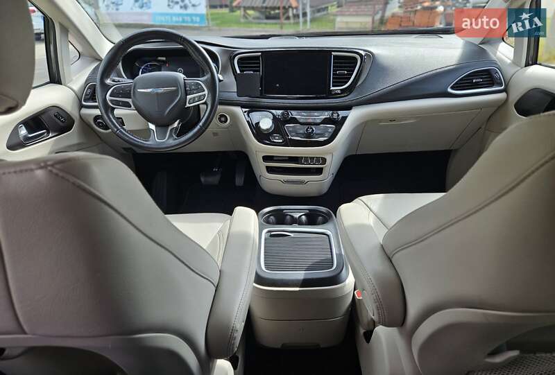 Минивэн Chrysler Pacifica 2021 в Киеве фото 12 Минивэн Chrysler Pacifica 2021 в Киеве