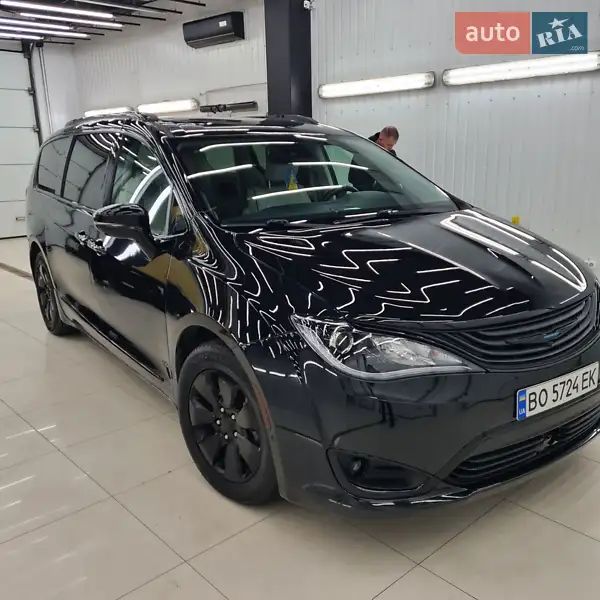 Chrysler Pacifica 2017