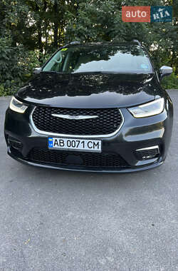 Минивэн Chrysler Pacifica 2021 в 