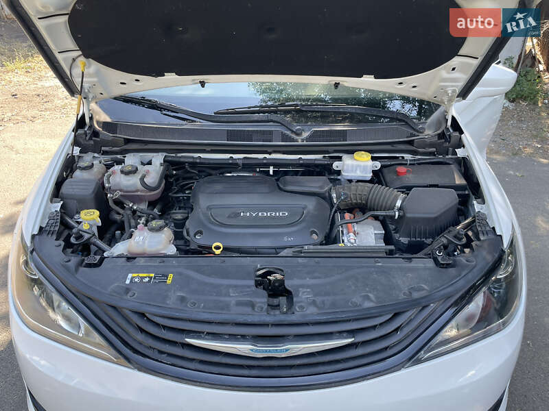 Минивэн Chrysler Pacifica 2018 в Киеве фото 10 Минивэн Chrysler Pacifica 2018 в Киеве