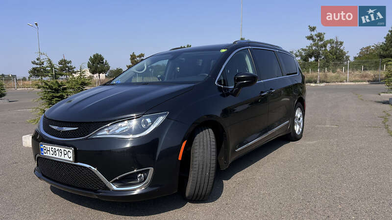 Минивэн Chrysler Pacifica 2017 в Одессе фото 2 Минивэн Chrysler Pacifica 2017 в Одессе