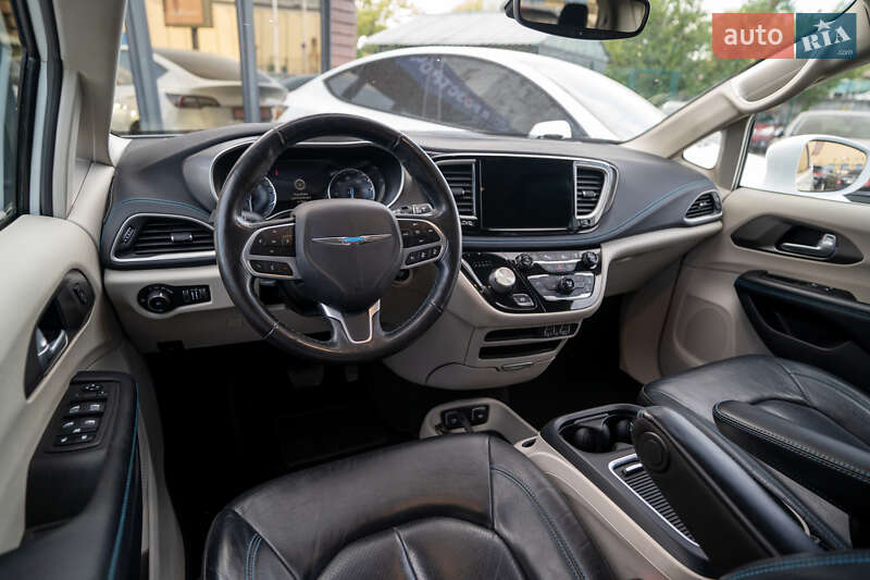 Минивэн Chrysler Pacifica 2021 в Киеве фото 19 Минивэн Chrysler Pacifica 2021 в Киеве