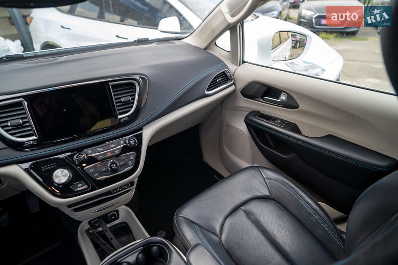 Минивэн Chrysler Pacifica 2021 в Киеве фото 21 Минивэн Chrysler Pacifica 2021 в Киеве