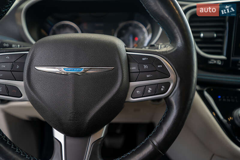 Минивэн Chrysler Pacifica 2021 в Киеве фото 24 Минивэн Chrysler Pacifica 2021 в Киеве