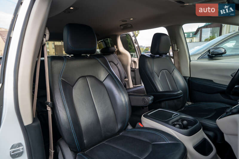 Минивэн Chrysler Pacifica 2021 в Киеве фото 32 Минивэн Chrysler Pacifica 2021 в Киеве