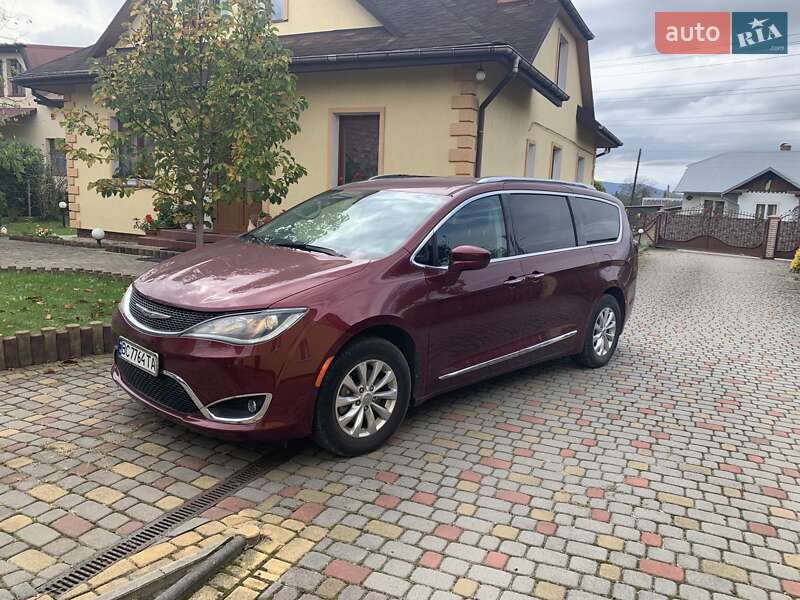 Минивэн Chrysler Pacifica 2019 в Трускавце