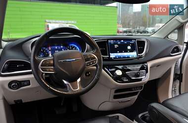 Мінівен Chrysler Pacifica 2021 в Києві