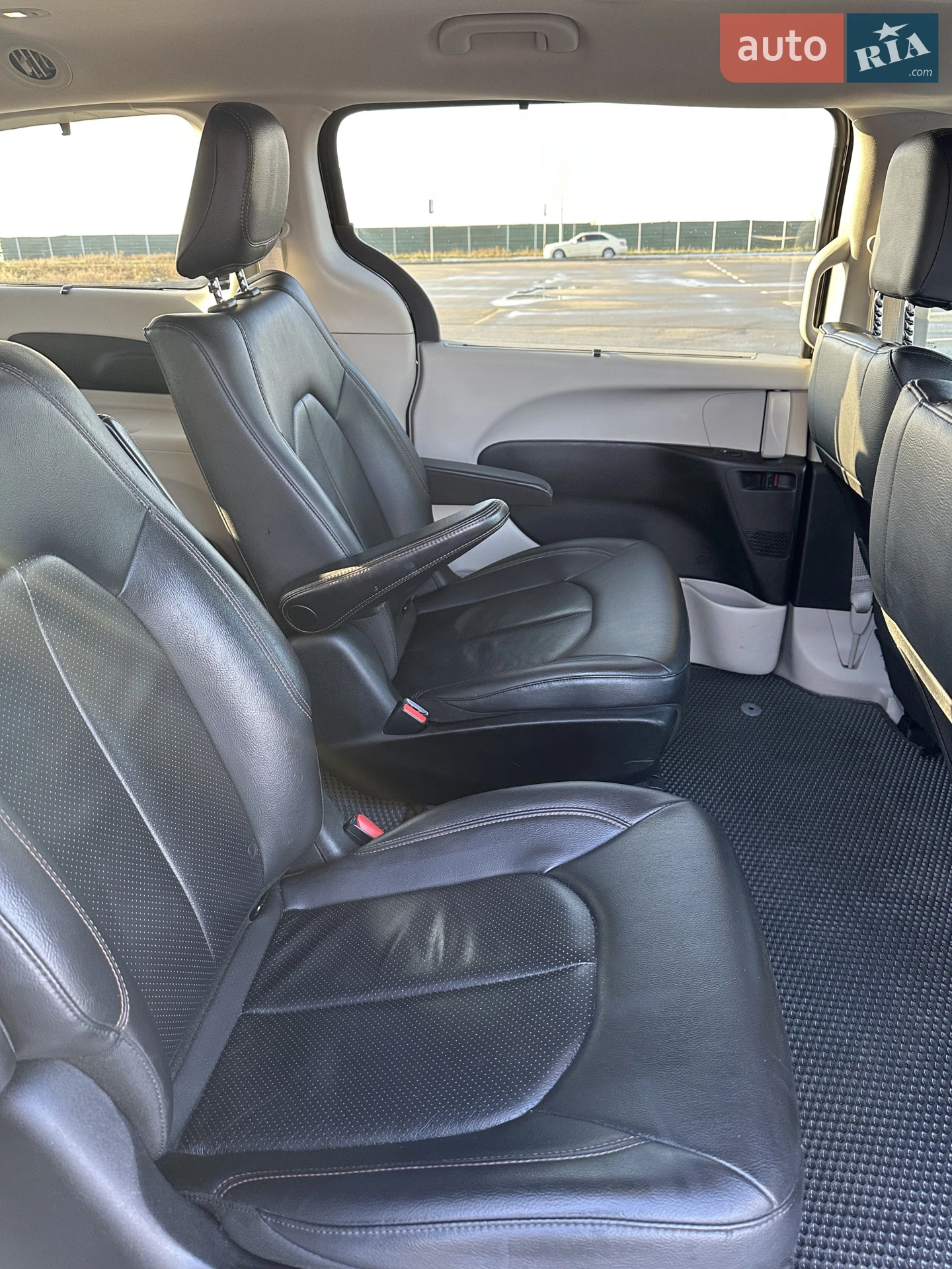 2017 Chrysler Pacifica - мініатюра 7