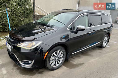 Минивэн Chrysler Pacifica 2020 в Ужгороде