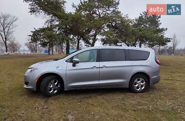 Минивэн Chrysler Pacifica 2018 в 