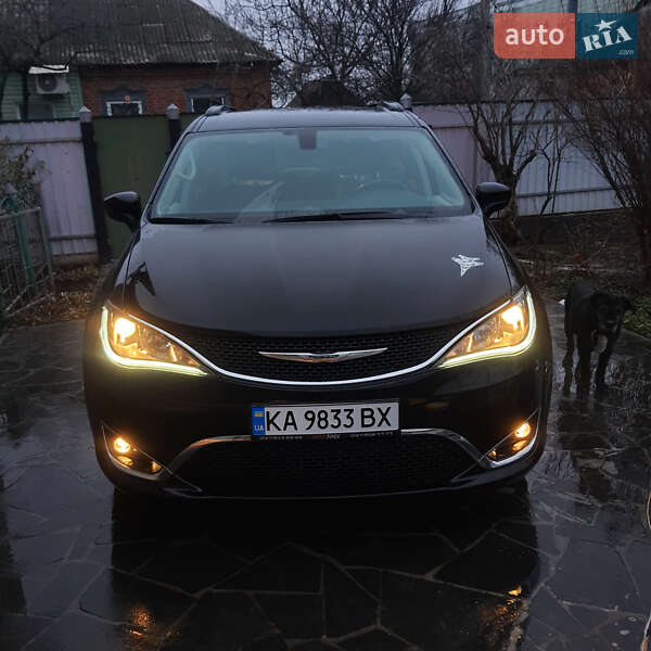 Минивэн Chrysler Pacifica 2016 в Ахтырке