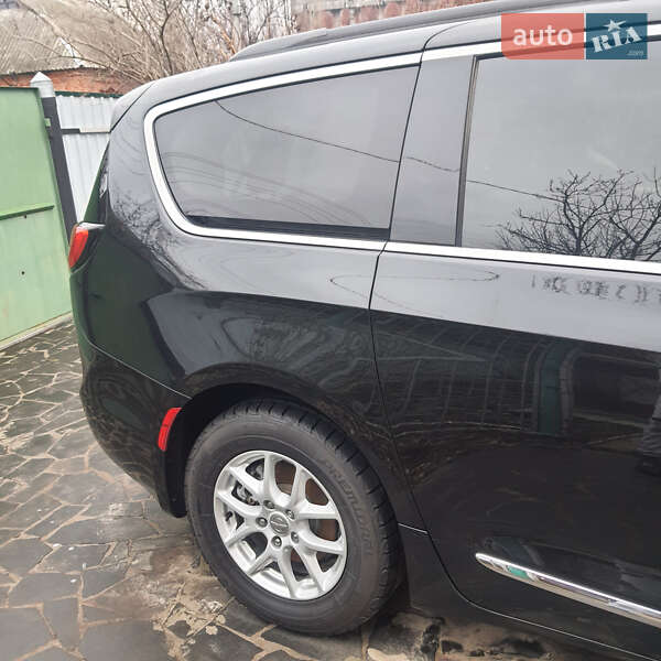 Минивэн Chrysler Pacifica 2016 в Ахтырке