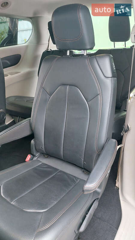 Минивэн Chrysler Pacifica 2016 в Ахтырке