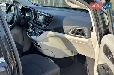 Мінівен Chrysler Pacifica 2016 в Києві