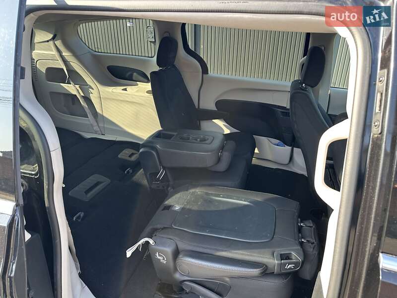 Минивэн Chrysler Pacifica 2016 в Киеве