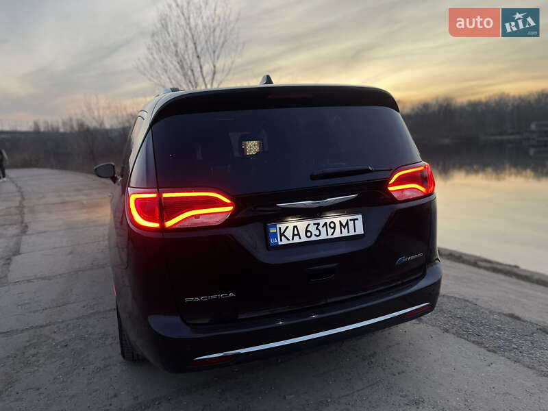 Мінівен Chrysler Pacifica 2018 в Києві