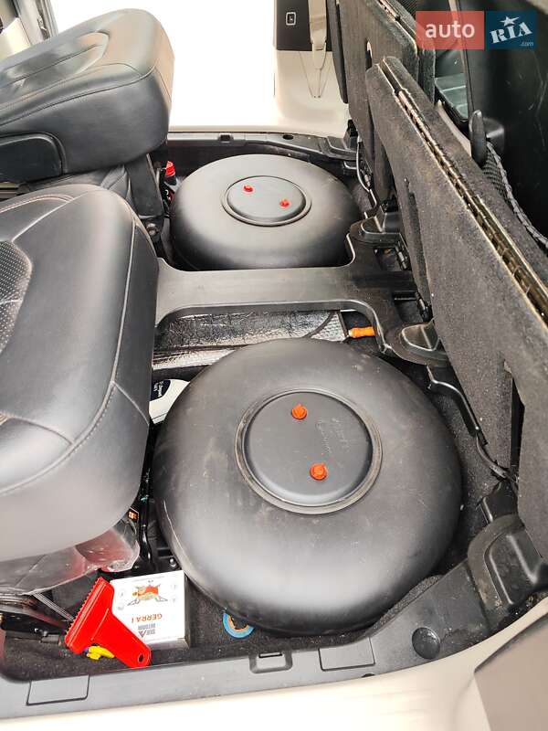 Минивэн Chrysler Pacifica 2017 в Львове