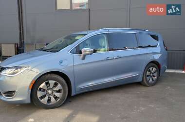 Минивэн Chrysler Pacifica 2017 в 