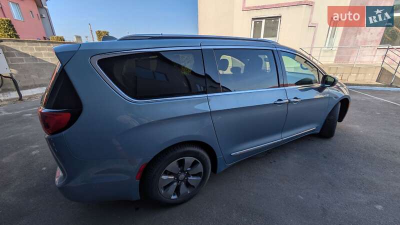 Минивэн Chrysler Pacifica 2017 в Сарнах