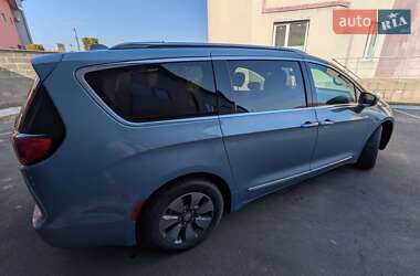 Минивэн Chrysler Pacifica 2017 в 