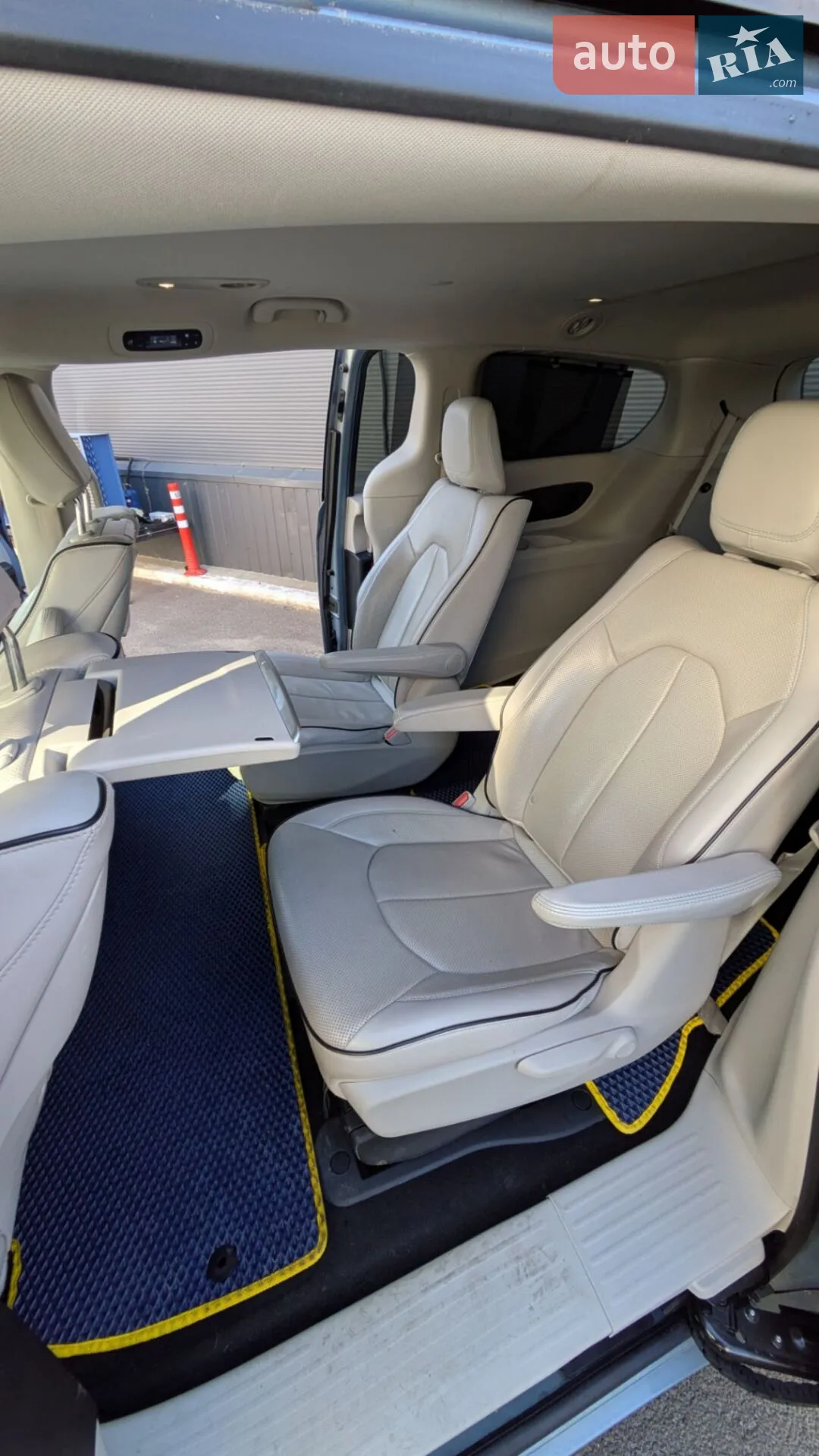 2017 Chrysler Pacifica - мініатюра 17