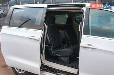 Минивэн Chrysler Pacifica 2017 в 