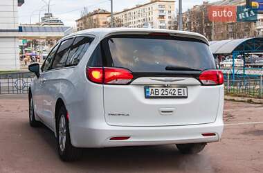 Минивэн Chrysler Pacifica 2017 в 