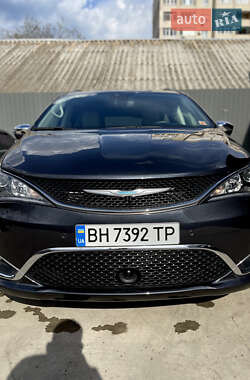 Минивэн Chrysler Pacifica 2019 в 