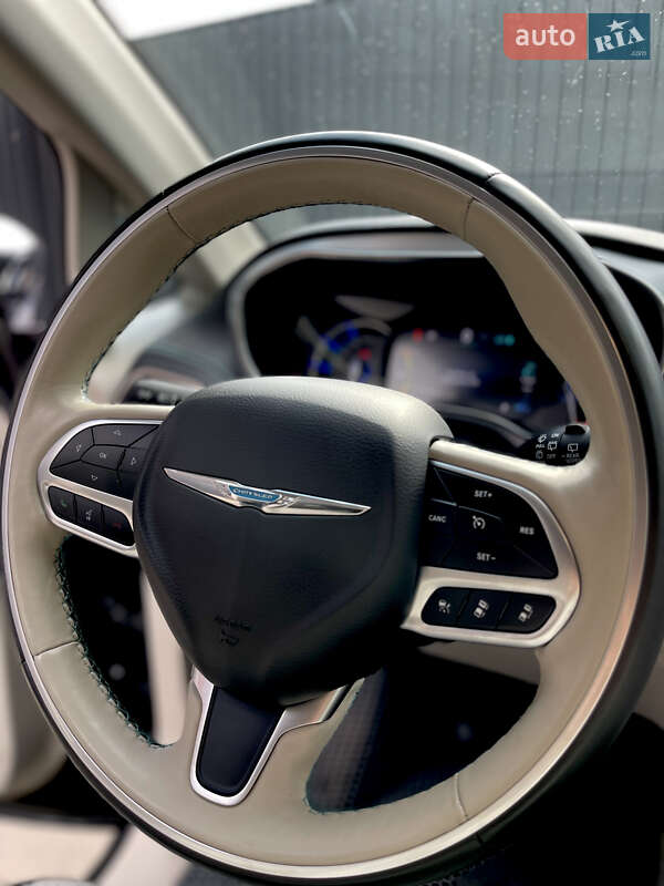 Минивэн Chrysler Pacifica 2019 в Одессе