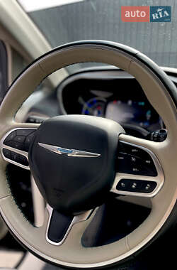 Минивэн Chrysler Pacifica 2019 в 