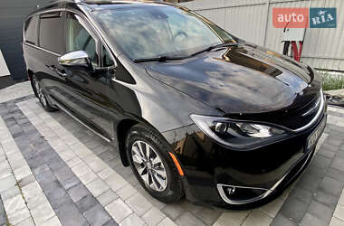 Мінівен Chrysler Pacifica 2020 в 