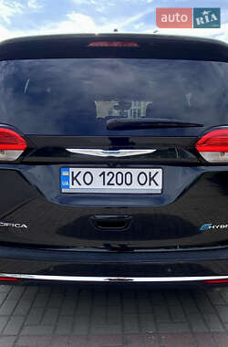 Мінівен Chrysler Pacifica 2020 в 