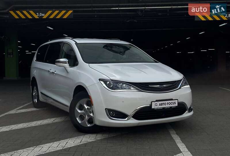 Chrysler Pacifica 2017