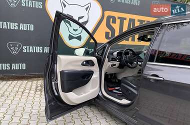 Позашляховик / Кросовер Chrysler Pacifica 2021 в 