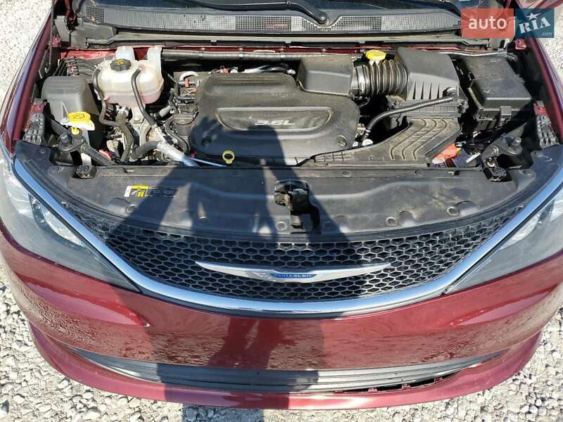 Минивэн Chrysler Pacifica 2018 в Львове