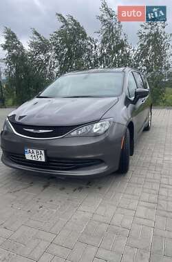 Минивэн Chrysler Pacifica 2017 в Киеве