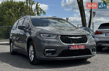 Минивэн Chrysler Pacifica 2022 в 