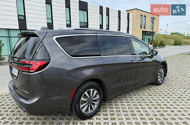 Минивэн Chrysler Pacifica 2021 в 