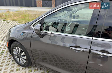 Минивэн Chrysler Pacifica 2021 в 