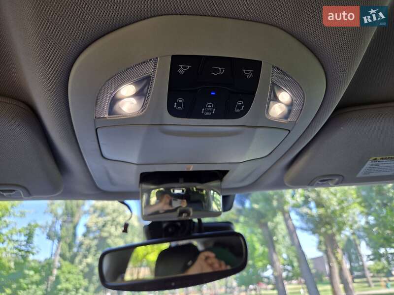 Универсал Chrysler Pacifica 2021 в Киеве