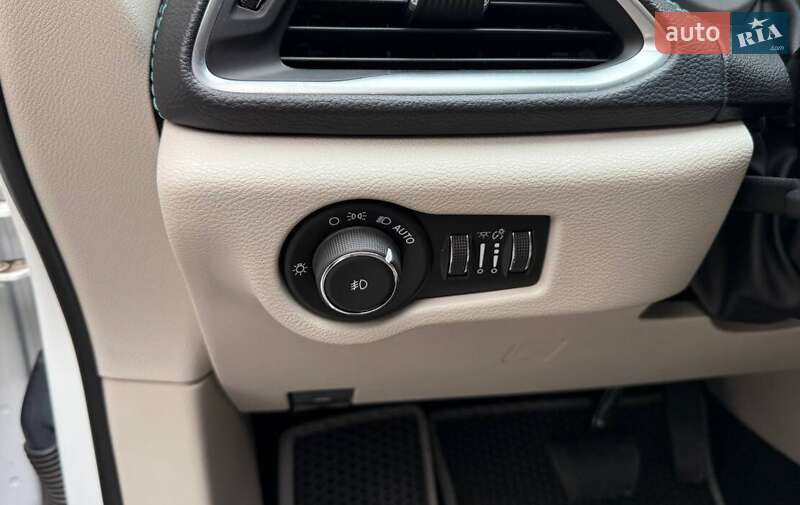 Минивэн Chrysler Pacifica 2017 в Киеве
