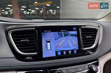 Минивэн Chrysler Pacifica 2017 в 