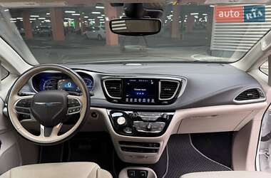 Минивэн Chrysler Pacifica 2017 в 